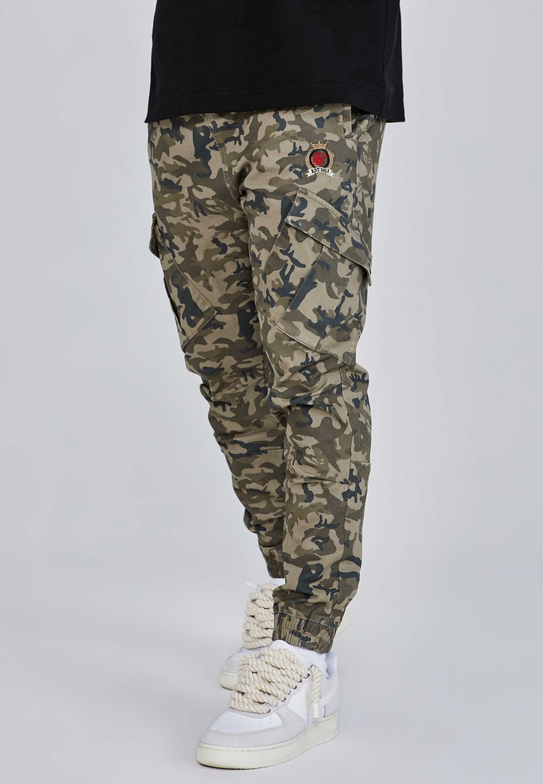 pantalon-camuflaje-hombre-780pts-1.jpg