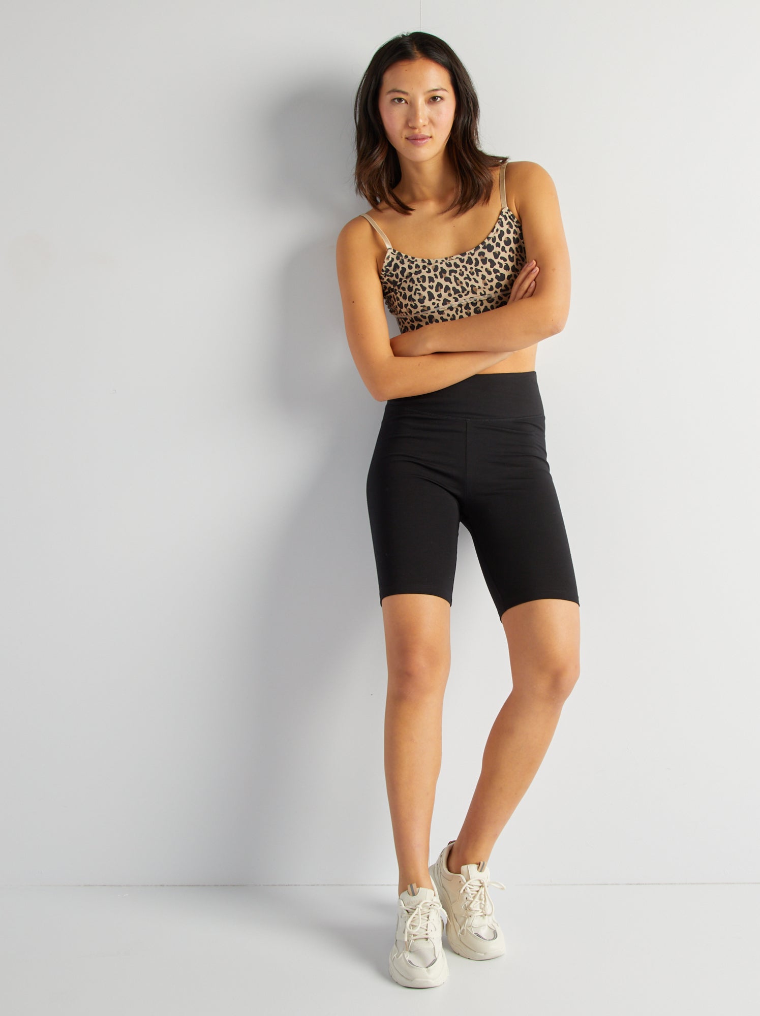 pantalon-corto-deporte-mujer-032jou-1.jpg