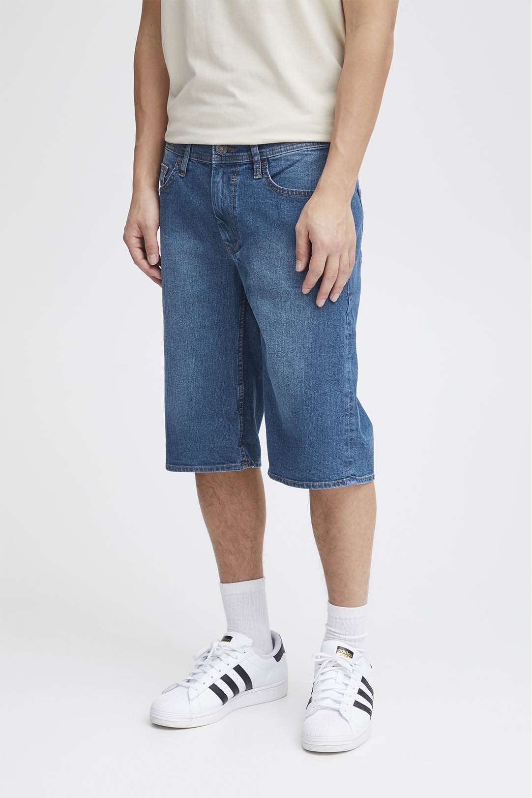 vaqueros-cortos-hombre-329eko-1.jpg